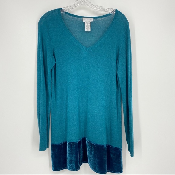 Soft Surroundings Tops - Soft Surroundings Long Sleeve Green Tunic Velvet Hem V-Neck Size PM